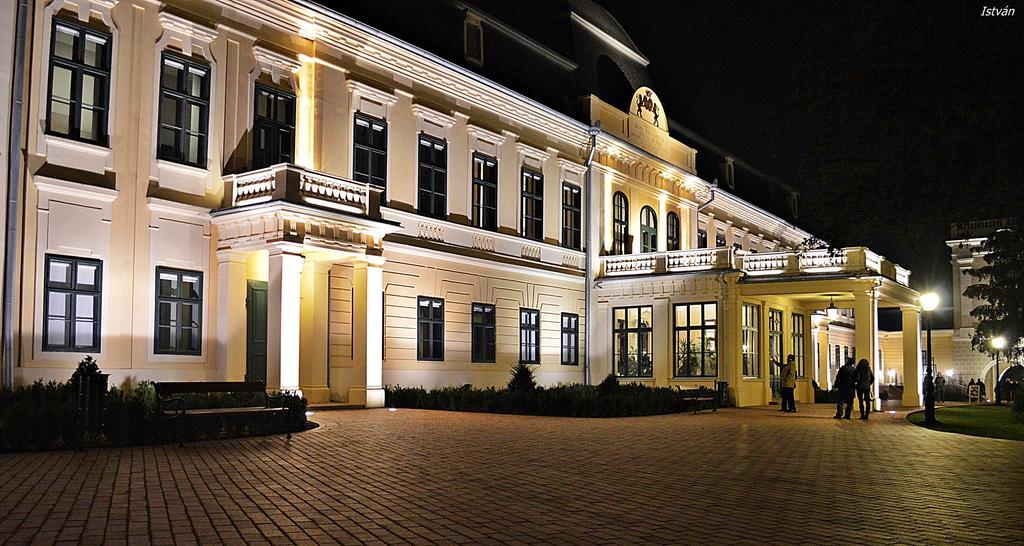 Gyula Panzio Hotel Exterior foto