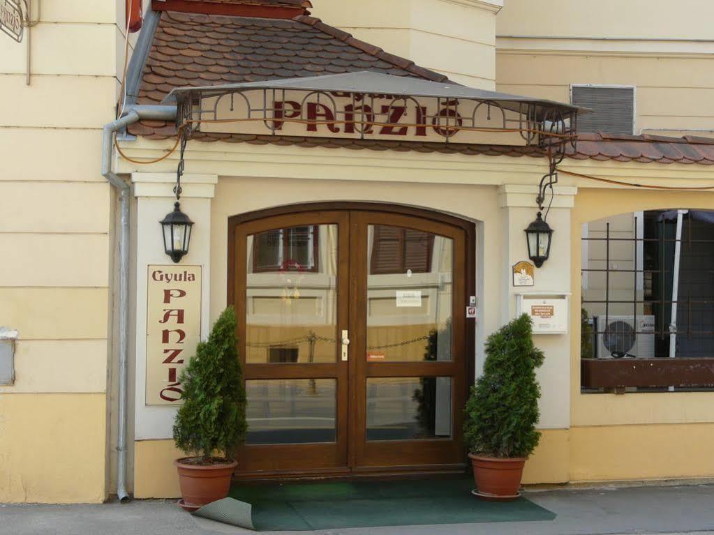 Gyula Panzio Hotel Exterior foto